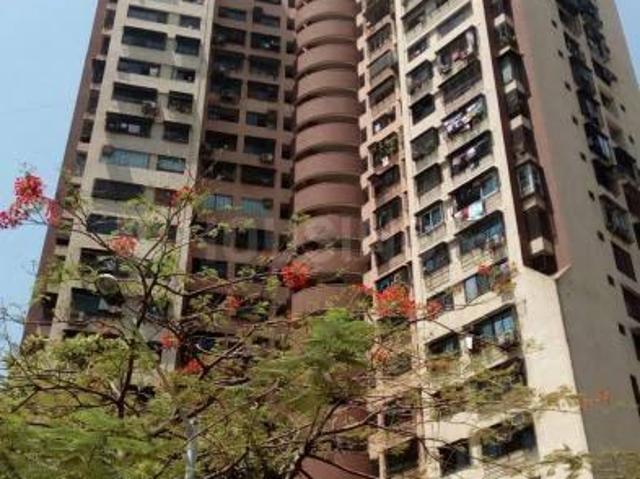 2 BHK Apartment in Kandivali East for resale Mumbai. The reference number is 20694810
