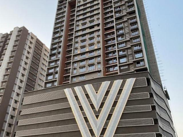 2 BHK Apartment in Kandivali East for resale Mumbai. The reference number is 20746218