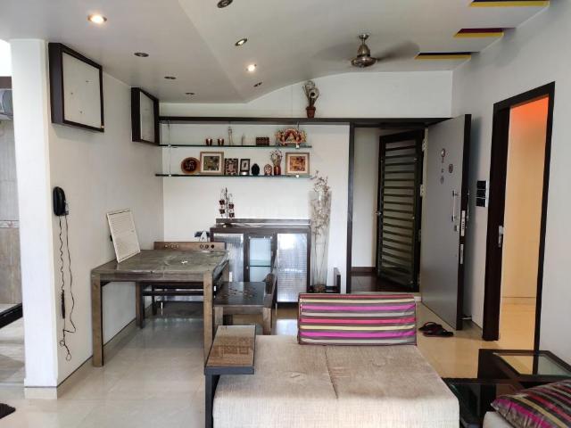 2 BHK Apartment in Kandivali East for resale Mumbai. The reference number is 20752250