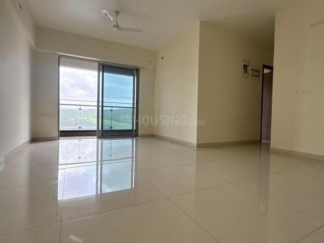 2 BHK Apartment in Kandivali East for resale Mumbai. The reference number is 20869729
