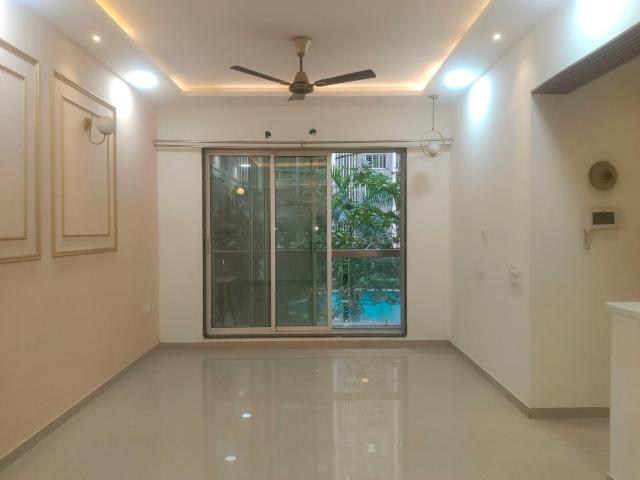 2 BHK Apartment in Kandivali East for resale Mumbai. The reference number is 20955813