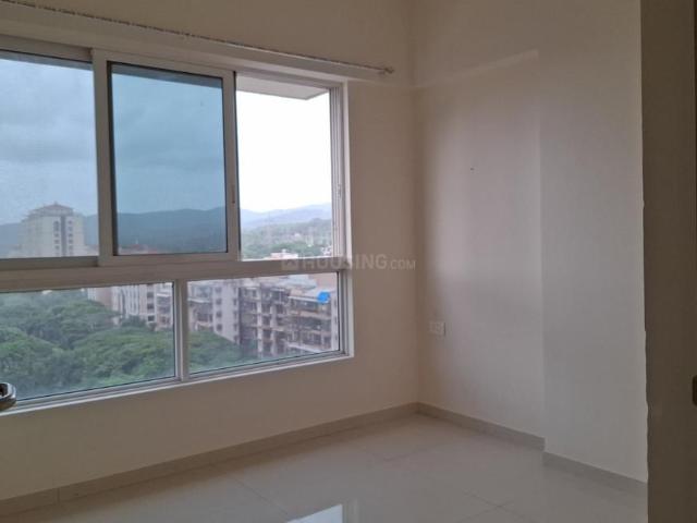 2 BHK Apartment in Kandivali East for resale Mumbai. The reference number is 20961943