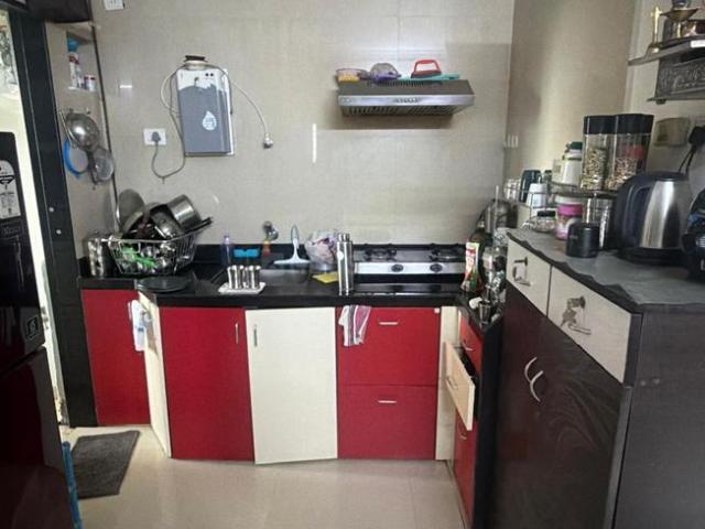 2 BHK Apartment in Kandivali East for resale Mumbai. The reference number is 20967938