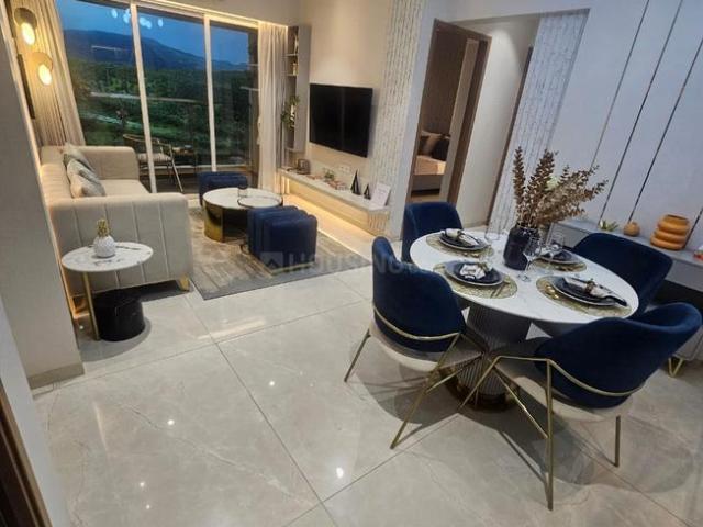 2 BHK Apartment in Kandivali East for resale Mumbai. The reference number is 20361692