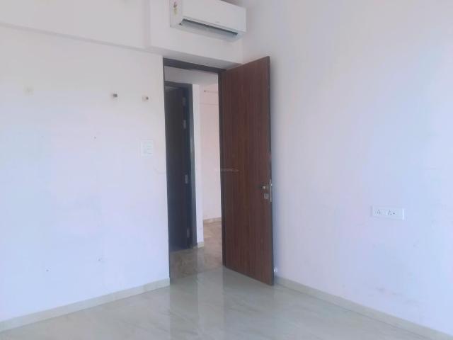2 BHK Apartment in Kandivali East for resale Mumbai. The reference number is 20372729