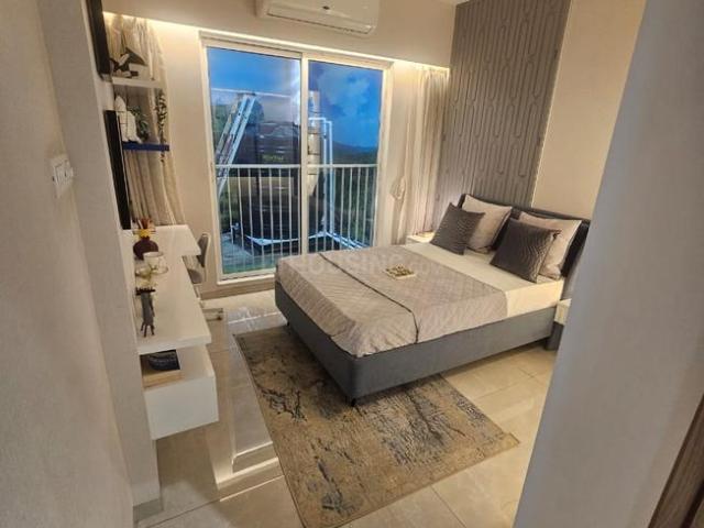 2 BHK Apartment in Kandivali East for resale Mumbai. The reference number is 20376979