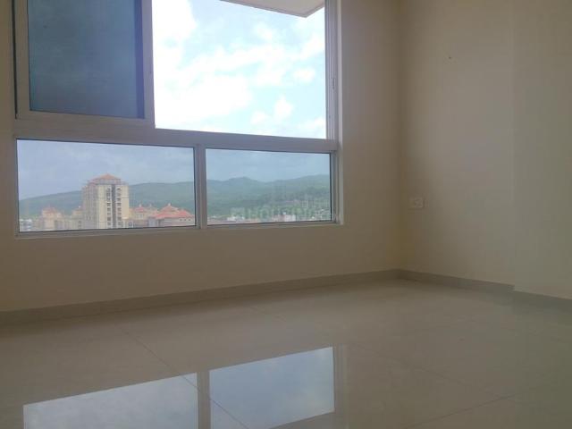 2 BHK Apartment in Kandivali East for resale Mumbai. The reference number is 21014812