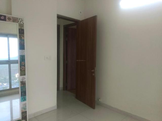 2 BHK Apartment in Kandivali East for resale Mumbai. The reference number is 21015187