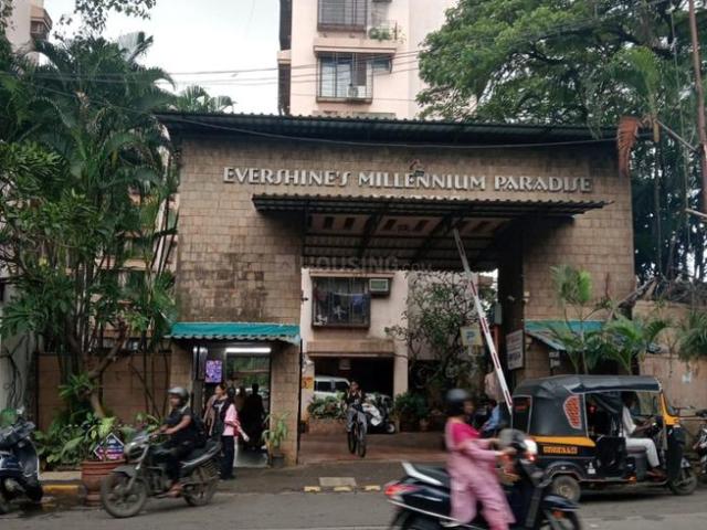 2 BHK Apartment in Kandivali East for resale Mumbai. The reference number is 21016342