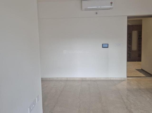 2 BHK Apartment in Kandivali East for resale Mumbai. The reference number is 21042961