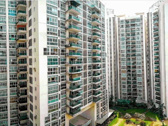 2 BHK Apartment in Kandivali East for resale Mumbai. The reference number is 21043003