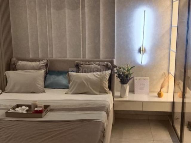 2 BHK Apartment in Kandivali East for resale Mumbai. The reference number is 21043313