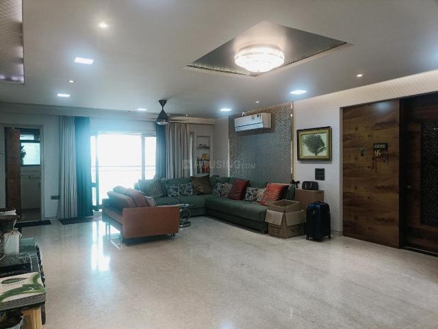 2 BHK Apartment in Kandivali East for resale Mumbai. The reference number is 21170585