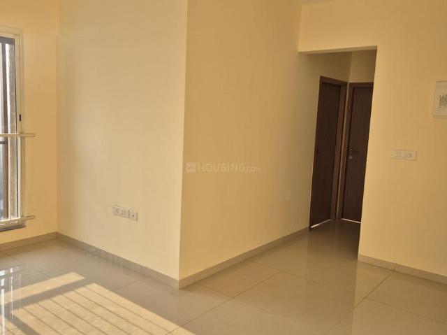 2 BHK Apartment in Kandivali East for resale Mumbai. The reference number is 21222854