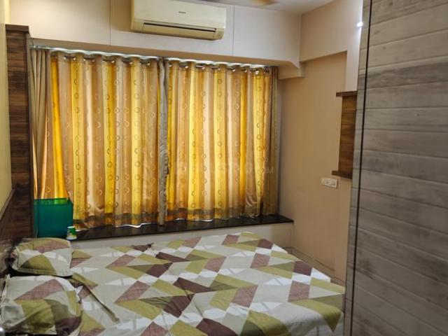 2 BHK Apartment in Kandivali West for rent Mumbai. The reference number is 17857672