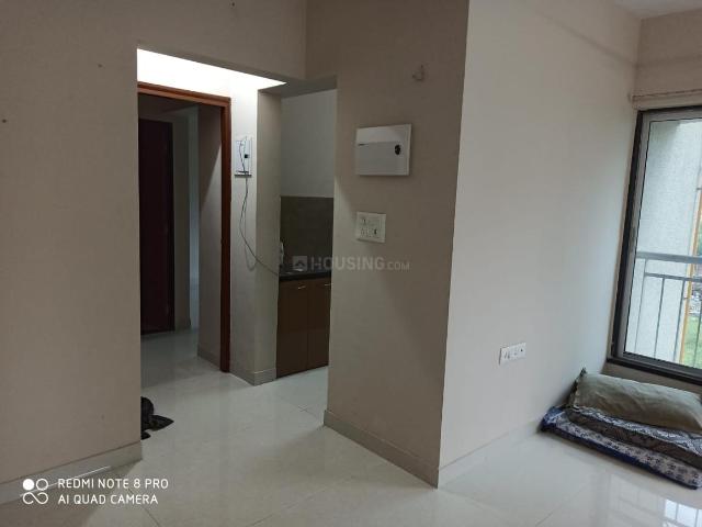 2 BHK Apartment in Kandivali West for rent Mumbai. The reference number is 19166965