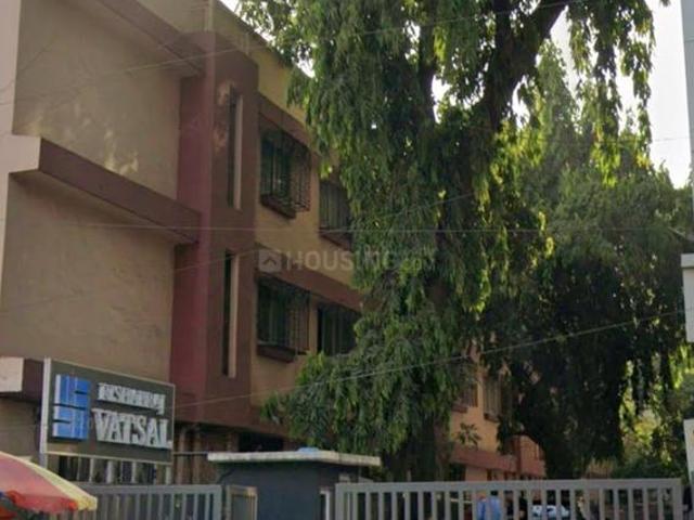 2 BHK Apartment in Kandivali West for rent Mumbai. The reference number is 19943974
