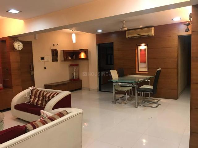2 BHK Apartment in Kandivali West for rent Mumbai. The reference number is 20638044