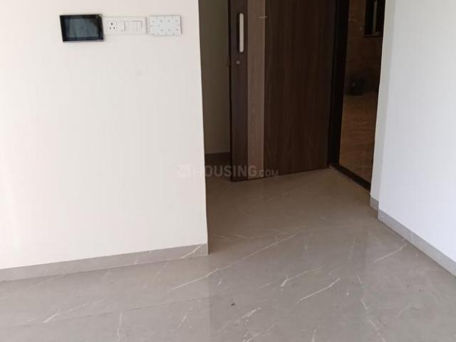 2 BHK Apartment in Kandivali West for rent Mumbai. The reference number is 21037823