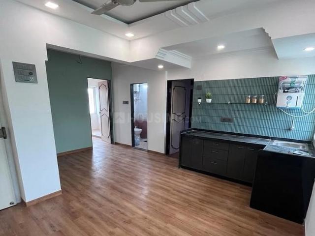 2 BHK Apartment in Kandivali West for rent Mumbai. The reference number is 21065048