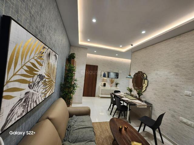 2 BHK Apartment in Kandivali West for resale Mumbai. The reference number is 13378847