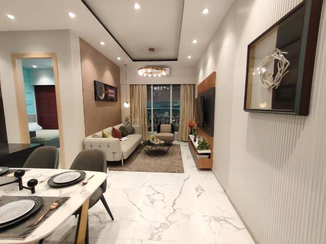 2 BHK Apartment in Kandivali West for resale Mumbai. The reference number is 18352536