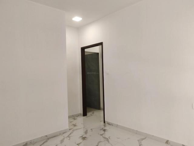 2 BHK Apartment in Kandivali West for resale Mumbai. The reference number is 19656342