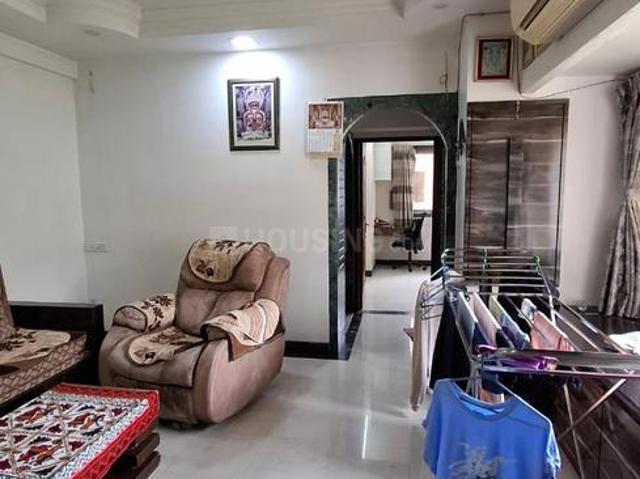 2 BHK Apartment in Kandivali West for resale Mumbai. The reference number is 19672939