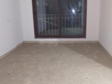 2 BHK Apartment in Kandivali West for resale Mumbai. The reference number is 19920771