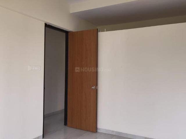 2 BHK Apartment in Kandivali West for resale Mumbai. The reference number is 20409000