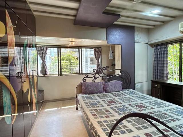 2 BHK Apartment in Kandivali West for resale Mumbai. The reference number is 20641516