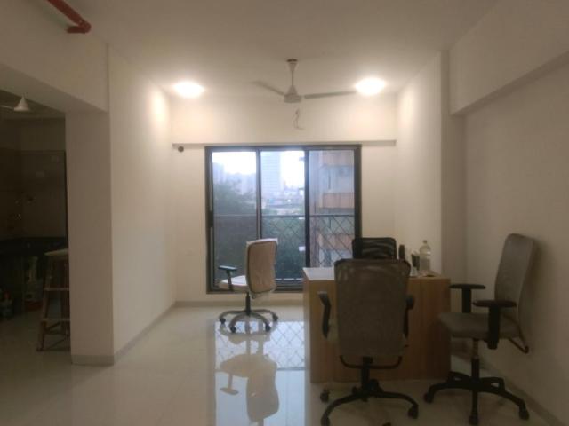2 BHK Apartment in Kandivali West for resale Mumbai. The reference number is 20644944