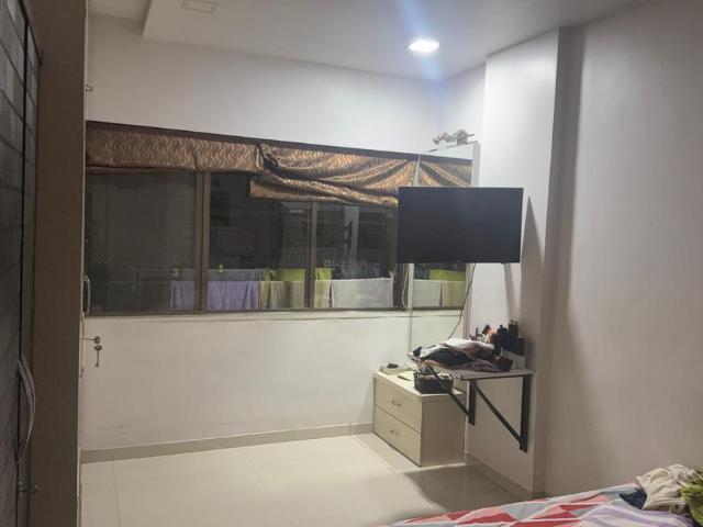 2 BHK Apartment in Kandivali West for resale Mumbai. The reference number is 20784318