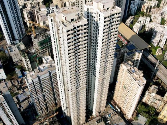 2 BHK Apartment in Kandivali West for resale Mumbai. The reference number is 20929659