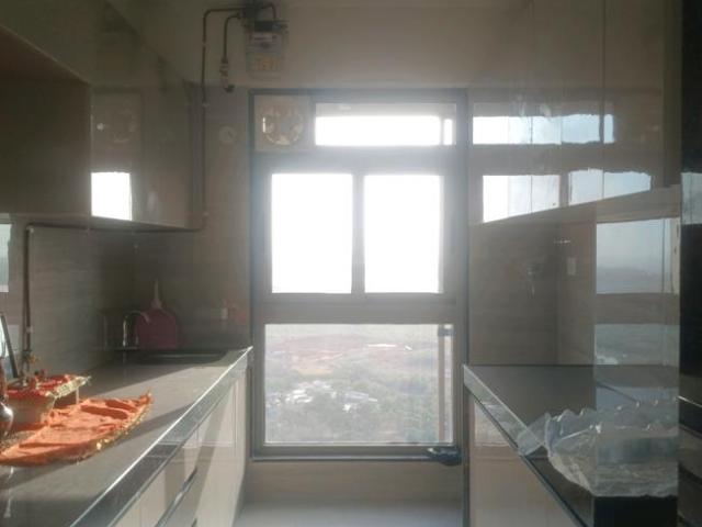 2 BHK Apartment in Kandivali West for resale Mumbai. The reference number is 20350846