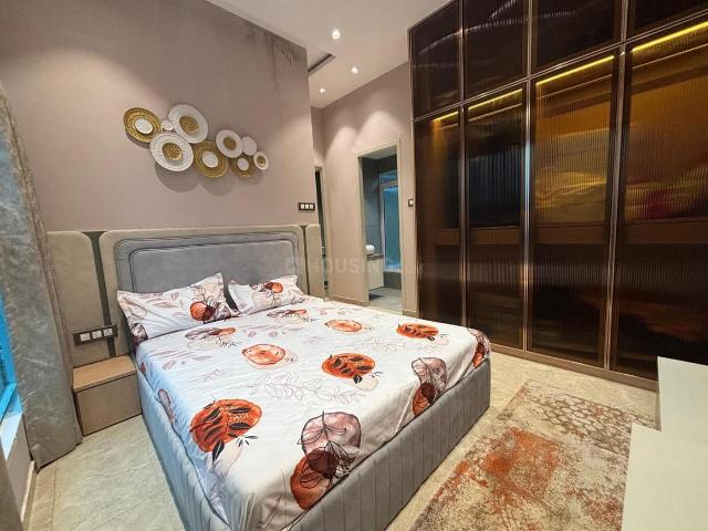2 BHK Apartment in Kandivali West for resale Mumbai. The reference number is 20395274