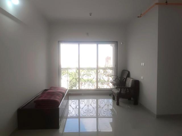 2 BHK Apartment in Kandivali West for resale Mumbai. The reference number is 21051477