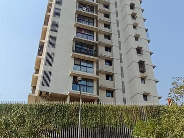 2 BHK Apartment in Kandivali West for resale Mumbai. The reference number is 21128063