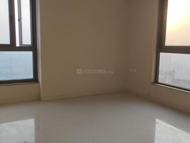 2 BHK Apartment in Kandivali West for resale Mumbai. The reference number is 21226759