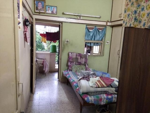 2 BHK Apartment in Kankaria for resale Ahmedabad. The reference number is 10167816