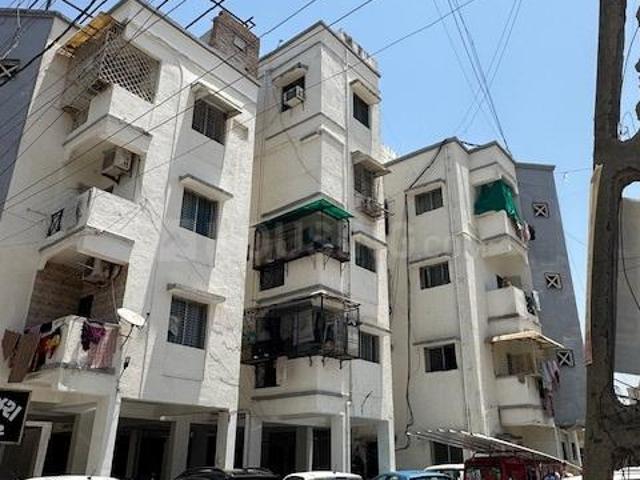 2 BHK Apartment in Karelibagh for resale Vadodara. The reference number is 20534679