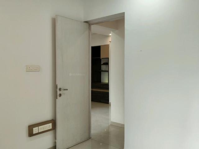 2 BHK Apartment in Kasarvadavali for rent Thane. The reference number is 20660190