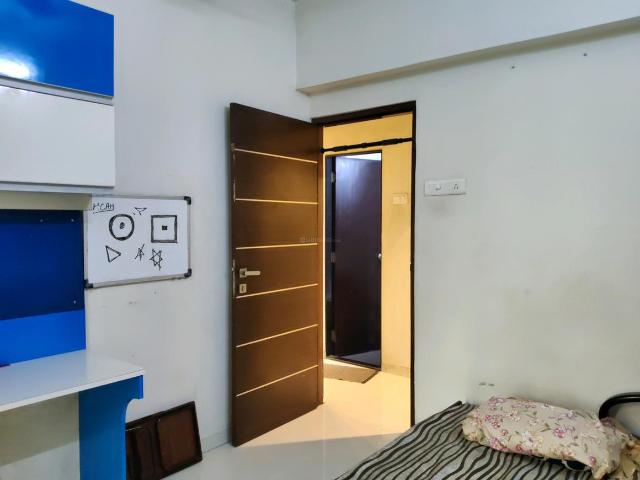 2 BHK Apartment in Kasarvadavali for rent Thane. The reference number is 20770629