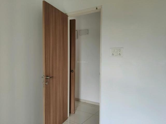 2 BHK Apartment in Kasarvadavali for rent Thane. The reference number is 21044399