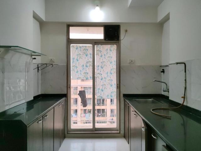 2 BHK Apartment in Kasarvadavali for resale Thane. The reference number is 18685571
