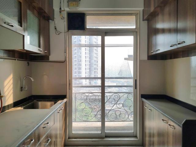 2 BHK Apartment in Kasarvadavali for resale Thane. The reference number is 18939826