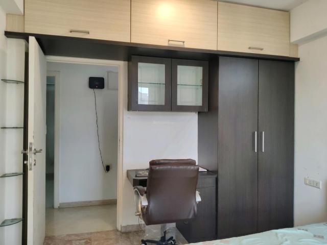 2 BHK Apartment in Kasarvadavali for resale Thane. The reference number is 19570231