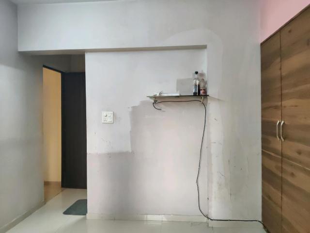 2 BHK Apartment in Kasarvadavali for resale Thane. The reference number is 20055605