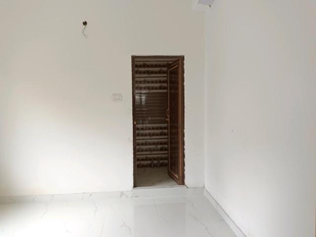 2 BHK Apartment in Kasba for rent Kolkata. The reference number is 19541146