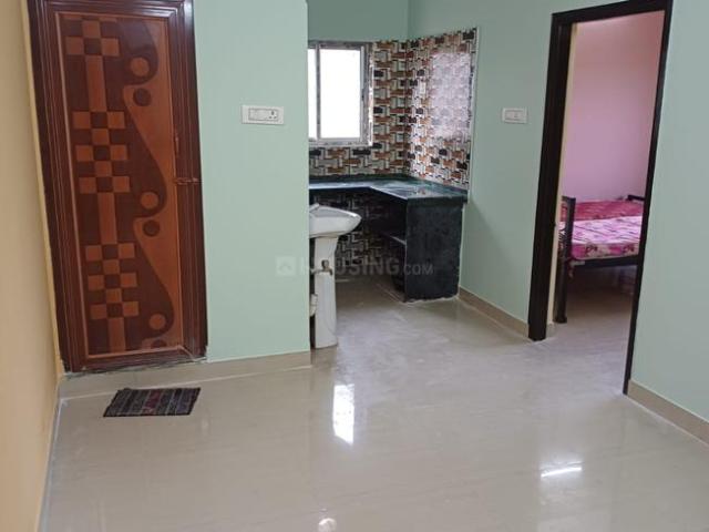 2 BHK Apartment in Keshtopur for rent Kolkata. The reference number is 19813255
